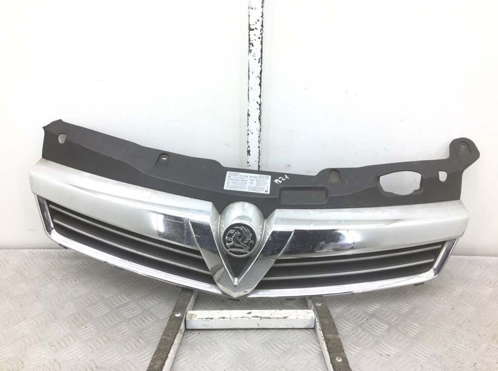 Решетка радиатора для Opel Astra, 2008 г. 1.8 i бензин б/у