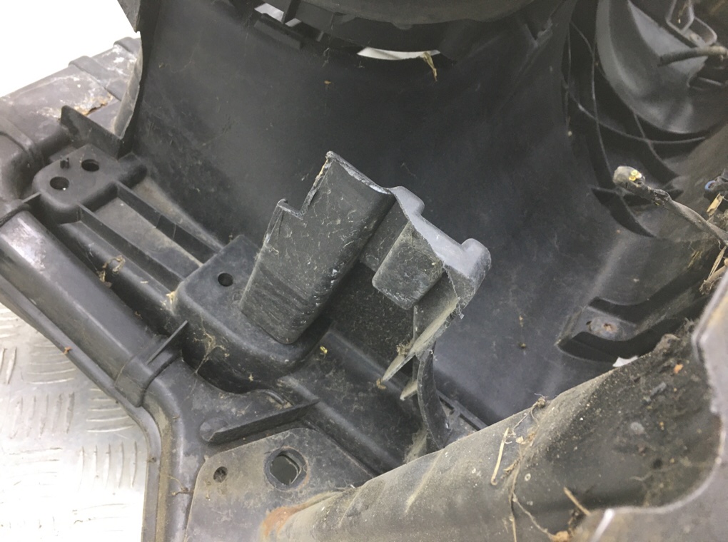 Панель передняя (телевизор) для BMW 1 E87/E81/E82/E88, 2007 г. 2.0 TD дизель б/у — фото 8