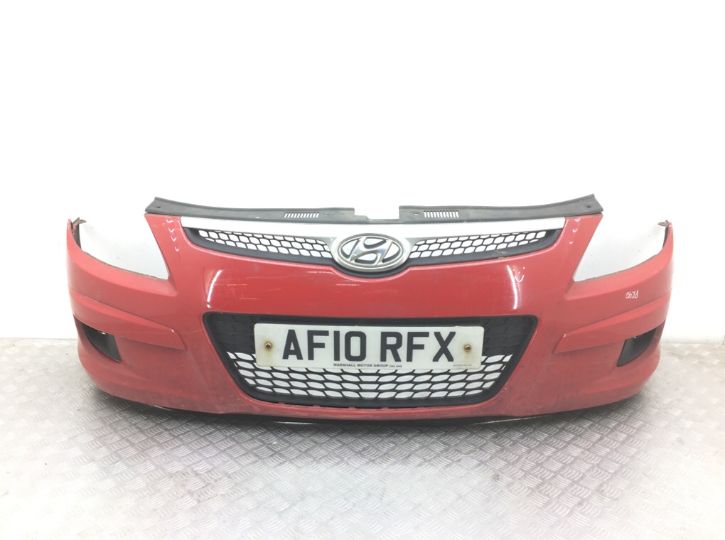 Бампер передний для Hyundai i30, 2010 г. 1.4 i бензин б/у