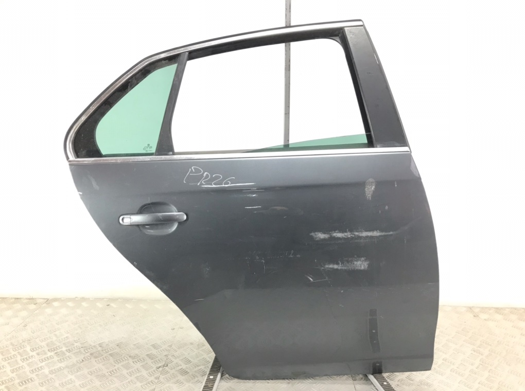Дверь задняя правая для Volkswagen Jetta, 2008 г. 2.0 TDi дизель б/у