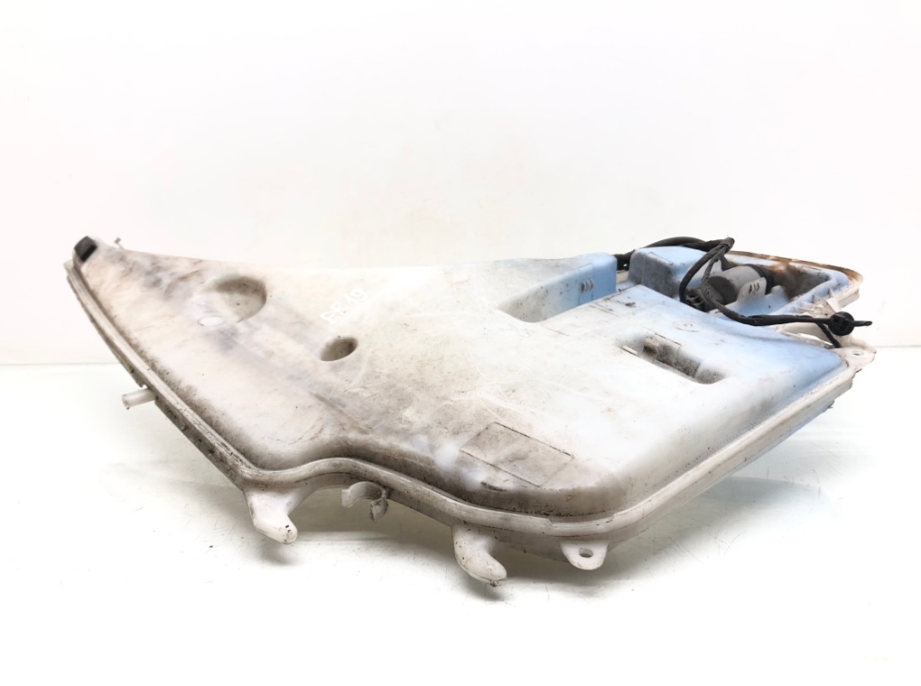 Бачок омывателя для BMW 3 E90/E91/E92/E93, 2006 г. 2.0 i бензин б/у — фото 4