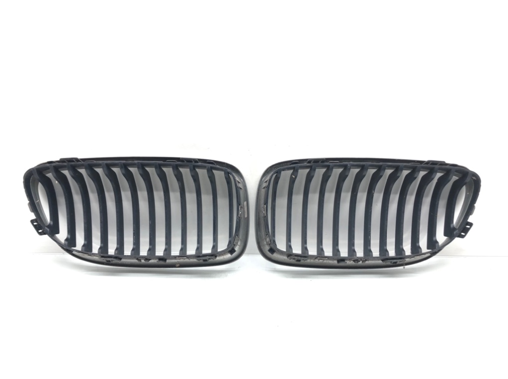 Решетка радиатора для BMW 3 E90/E91/E92/E93, 2010 г. 2.0 i бензин б/у — фото 2