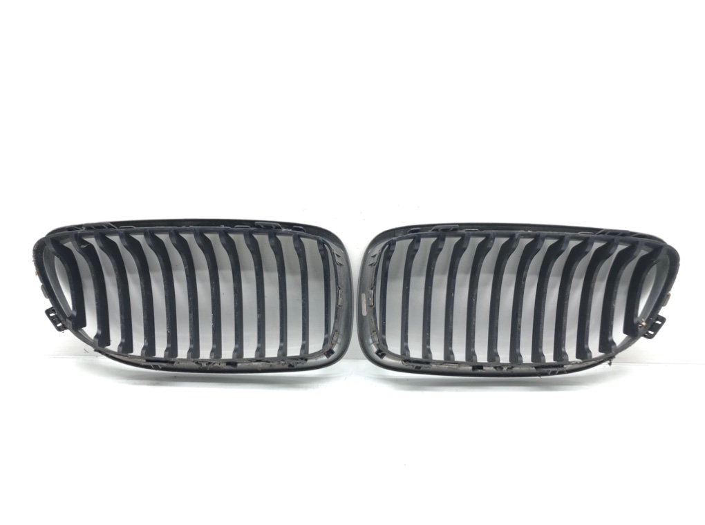 Решетка радиатора для BMW 3 E90/E91/E92/E93, 2009 г. 2.0 i бензин б/у — фото 2