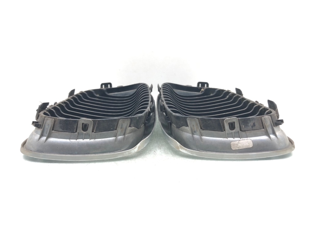 Решетка радиатора для BMW 3 E90/E91/E92/E93, 2009 г. 2.0 i бензин б/у — фото 4