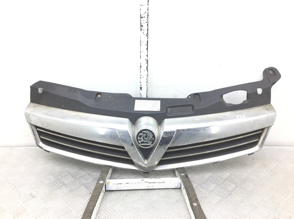 Решетка радиатора для Opel Astra, 2007 г. 1.9 CDTi дизель б/у