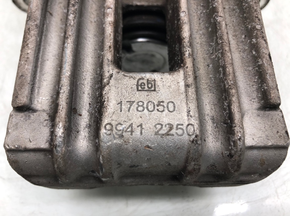 Суппорт задний правый для Volkswagen Golf, 2007 г. 1.6 i бензин б/у — фото 6