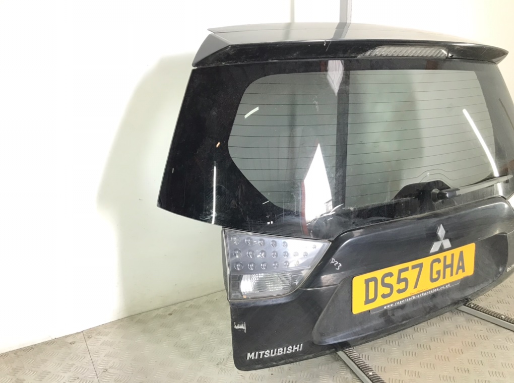 Крышка багажника для Mitsubishi Outlander, 2007 г. 2.0 DiD дизель б/у — фото 2