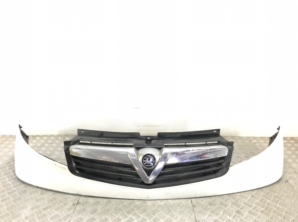 Решетка радиатора для Renault Trafic, 2011 г. 2.0 DCi дизель б/у