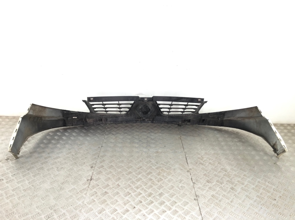 Решетка радиатора для Renault Trafic, 2011 г. 2.0 DCi дизель б/у — фото 5