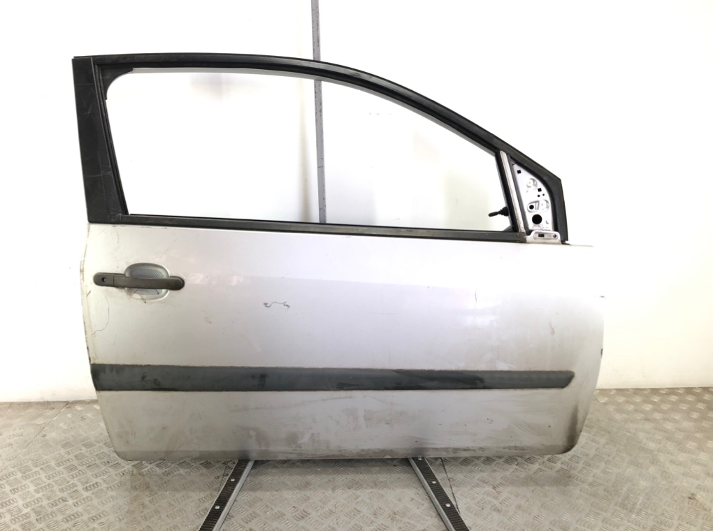Дверь передняя правая для Ford Fiesta, 2005 г. 1.4 TDCi дизель б/у