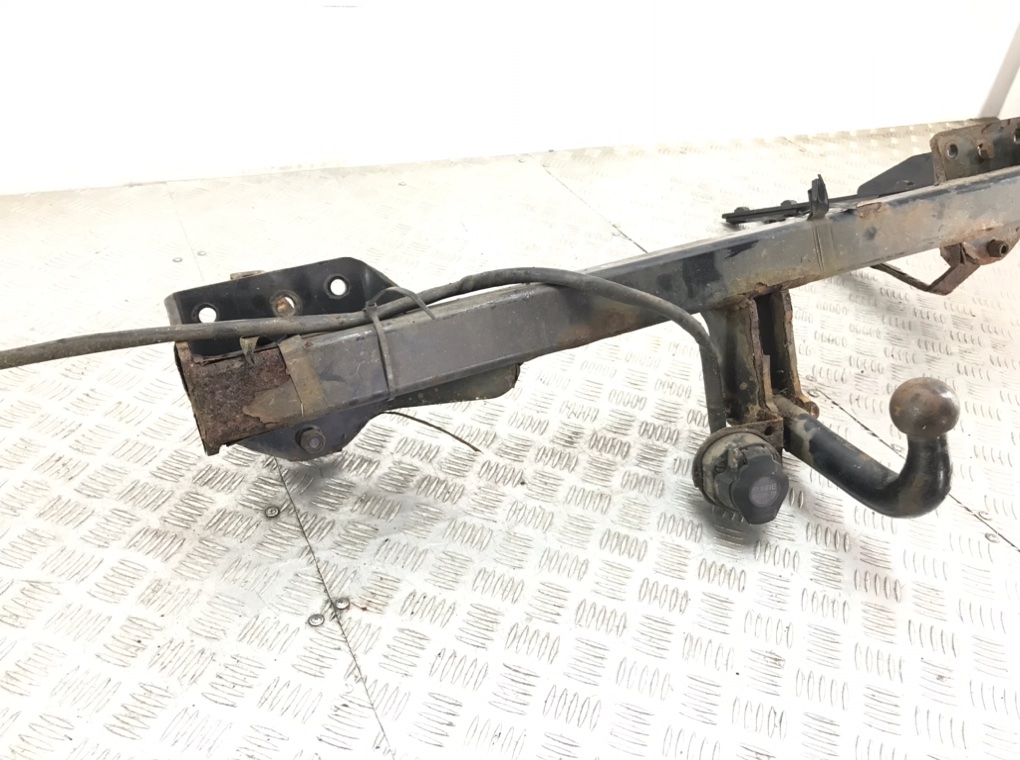 Прицепное устройство (фаркоп) для Subaru Outback, 2011 г. 2.0 TD дизель б/у — фото 2