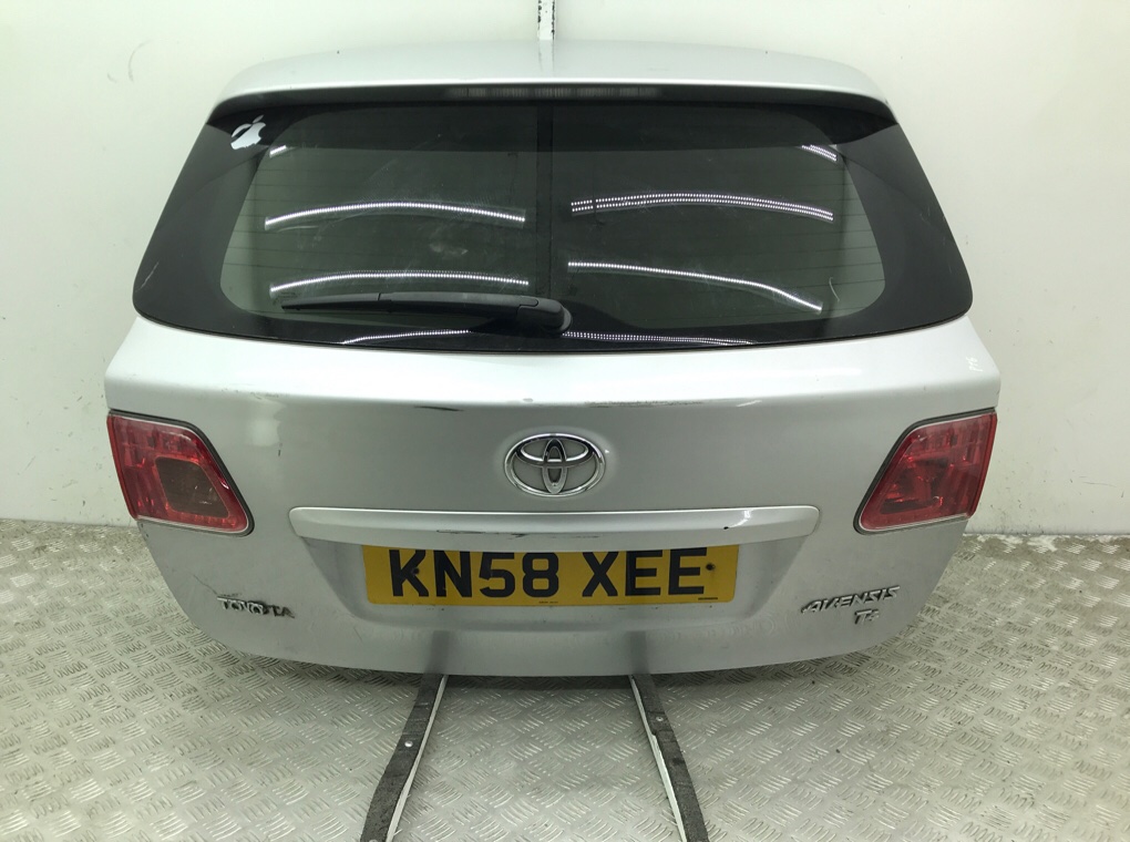 Крышка багажника для Toyota Avensis, 2008 г. 2.0 D-4D дизель б/у