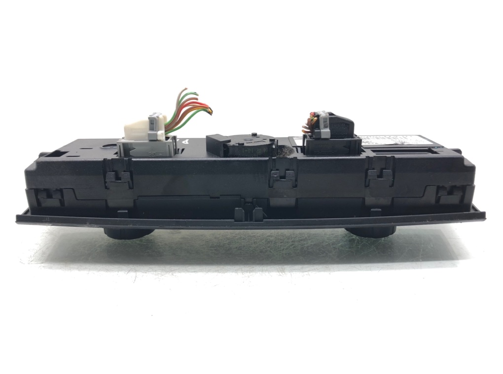 Блок управления печки/климат-контроля для BMW 1 E87/E81/E82/E88, 2005 г. 2.0 TD дизель б/у — фото 3