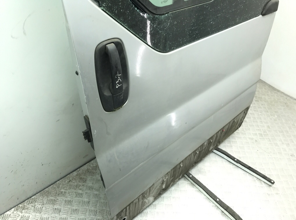 Дверь сдвижная левая для Renault Trafic, 2006 г. 1.9 DCi дизель б/у — фото 3
