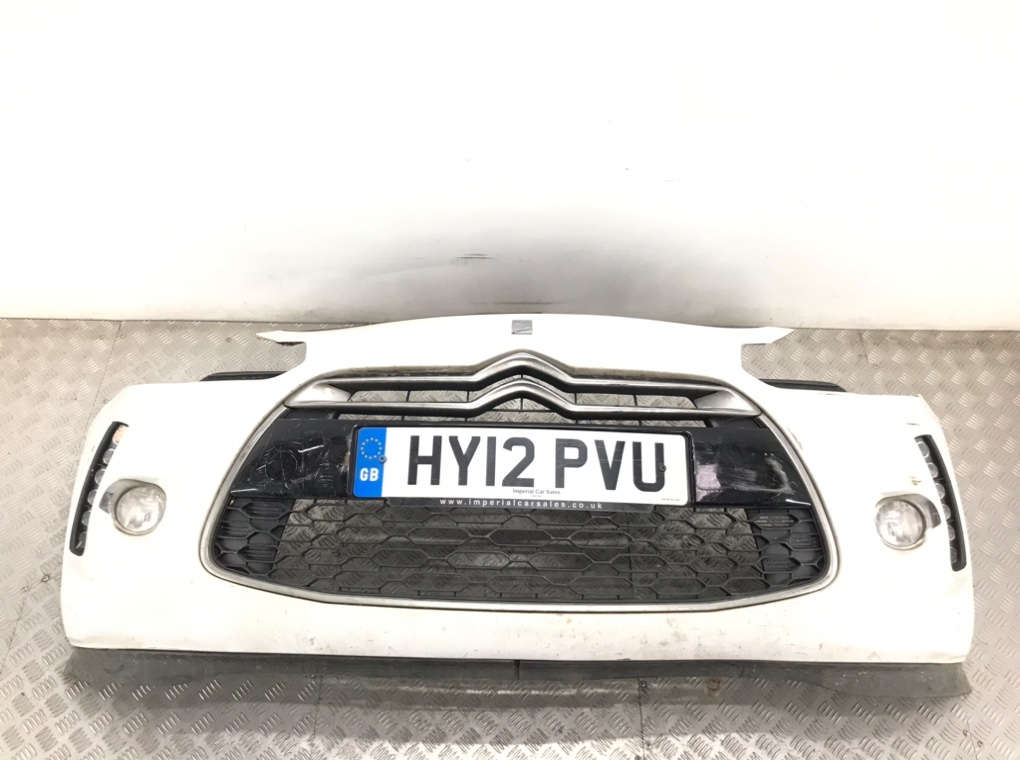 Бампер передний для Citroen DS3, 2012 г. 1.6 Ti бензин б/у