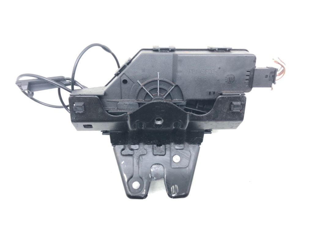 Замок багажника для BMW 1 E87/E81/E82/E88, 2007 г. 2.0 i бензин б/у