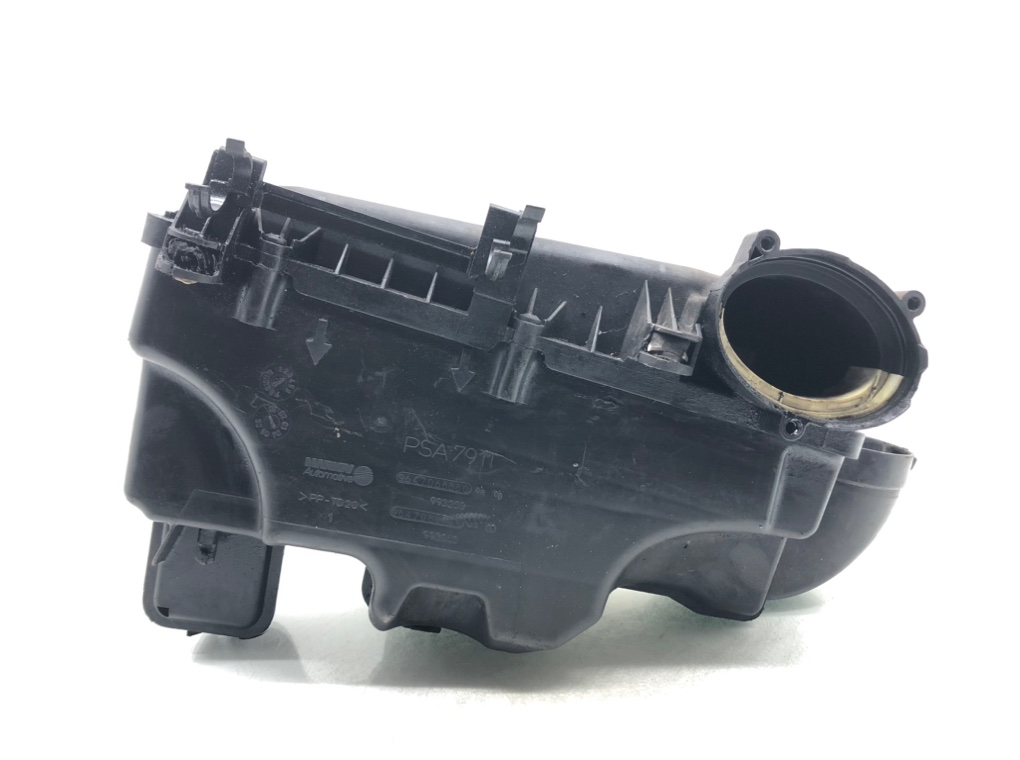 Корпус воздушного фильтра для Citroen C3, 2005 г. 1.4 HDi дизель б/у — фото 4