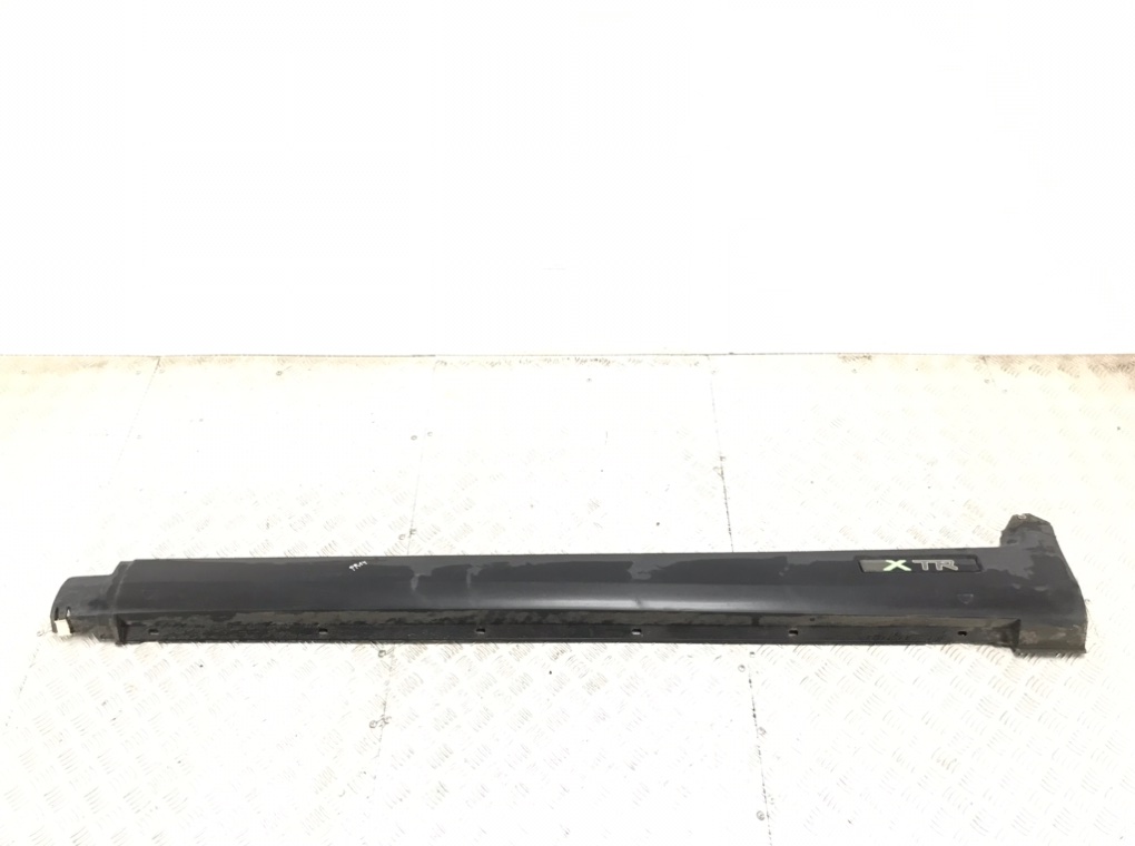 Накладка на порог для Citroen C3, 2005 г. 1.4 HDi дизель б/у