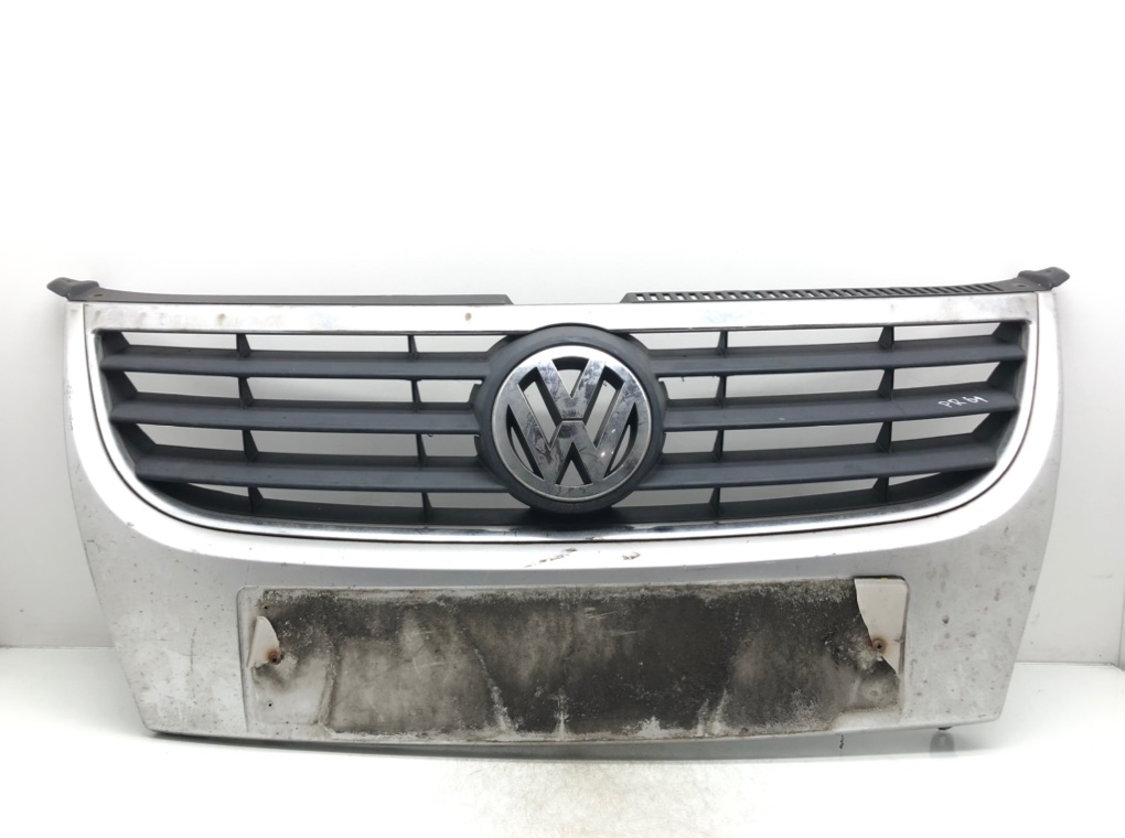 Решетка радиатора для Volkswagen Touran, 2008 г. 1.9 TDi дизель б/у