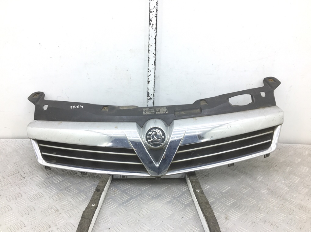 Решетка радиатора для Opel Astra, 2009 г. 1.4 i бензин б/у