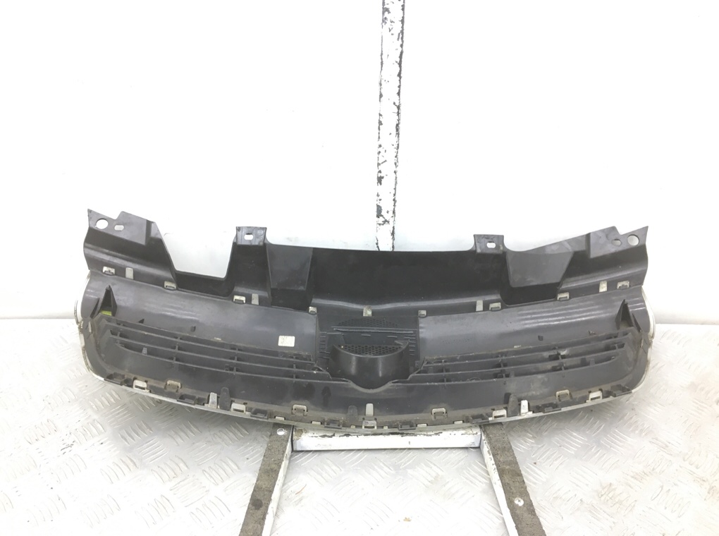 Решетка радиатора для Opel Zafira, 2007 г. 1.9 CDTi дизель б/у — фото 4