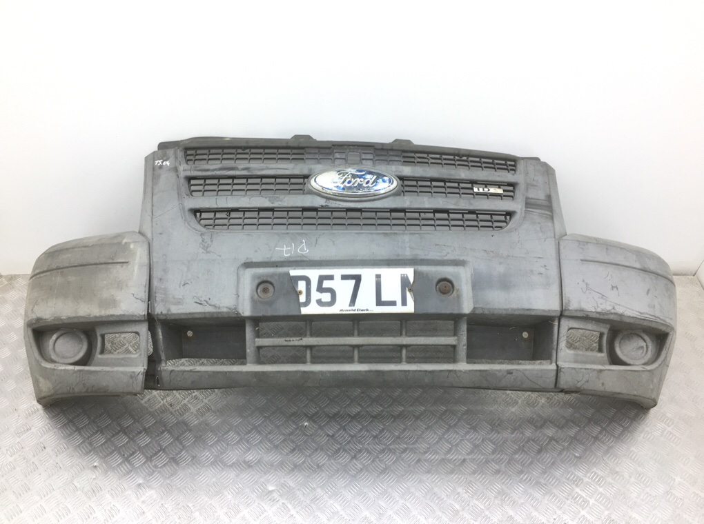 Бампер передний для Ford Transit, 2007 г. 2.2 TDCi дизель б/у