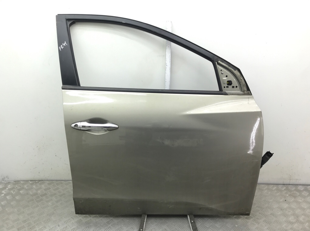 Дверь передняя правая для Hyundai ix35, 2010 г. 2.0 CRDi дизель б/у