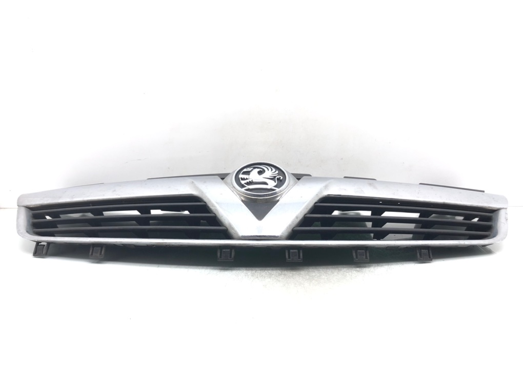 Решетка радиатора для Opel Zafira, 2006 г. 1.9 CDTi дизель б/у — фото 2