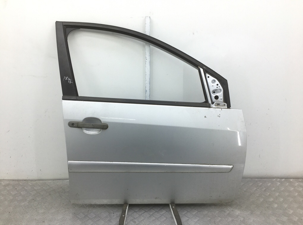 Дверь передняя правая для Ford Fiesta, 2007 г. 1.3 i бензин б/у
