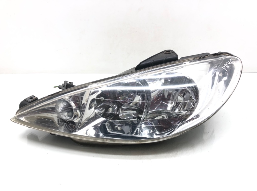 Фара левая для Peugeot 206, 2008 г. 1.4 HDi дизель б/у