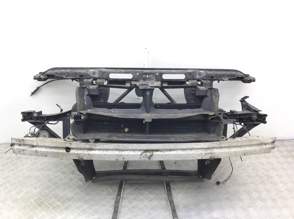 Панель передняя (телевизор) для BMW X3 E83, 2009 г. 2.0 TD дизель б/у