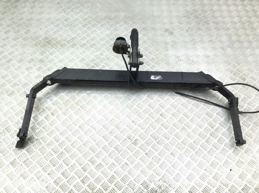 Прицепное устройство (фаркоп) для Mazda CX-7, 2008 г. 2.3 i бензин б/у — фото 4