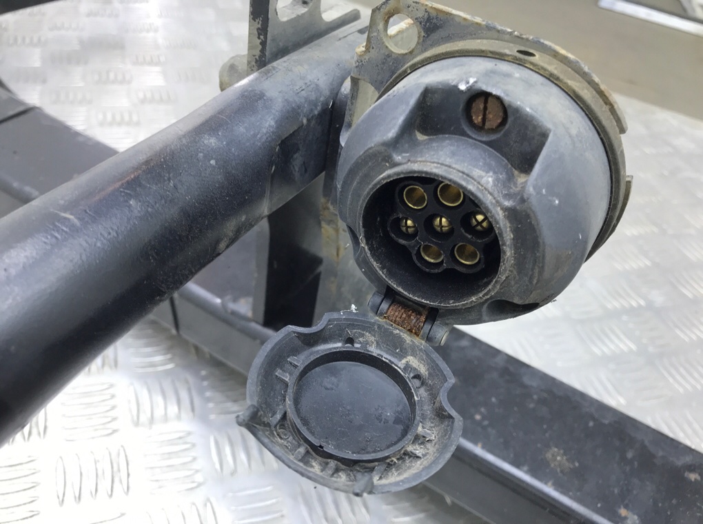 Прицепное устройство (фаркоп) для Mazda CX-7, 2008 г. 2.3 i бензин б/у — фото 5
