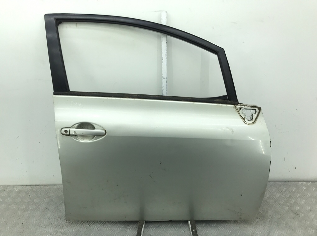 Дверь передняя правая для Toyota Auris, 2009 г. 2.0 D-4D дизель б/у