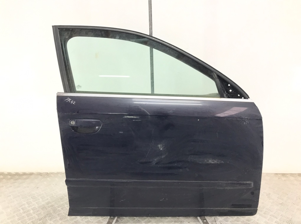 Дверь передняя правая для Audi A4, 2005 г. 3.2 FSI бензин б/у