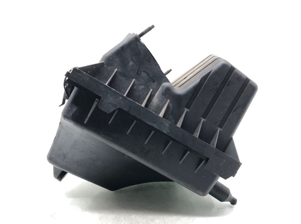 Корпус воздушного фильтра для Mazda Tribute, 2000 г. 3.0 i бензин б/у — фото 2