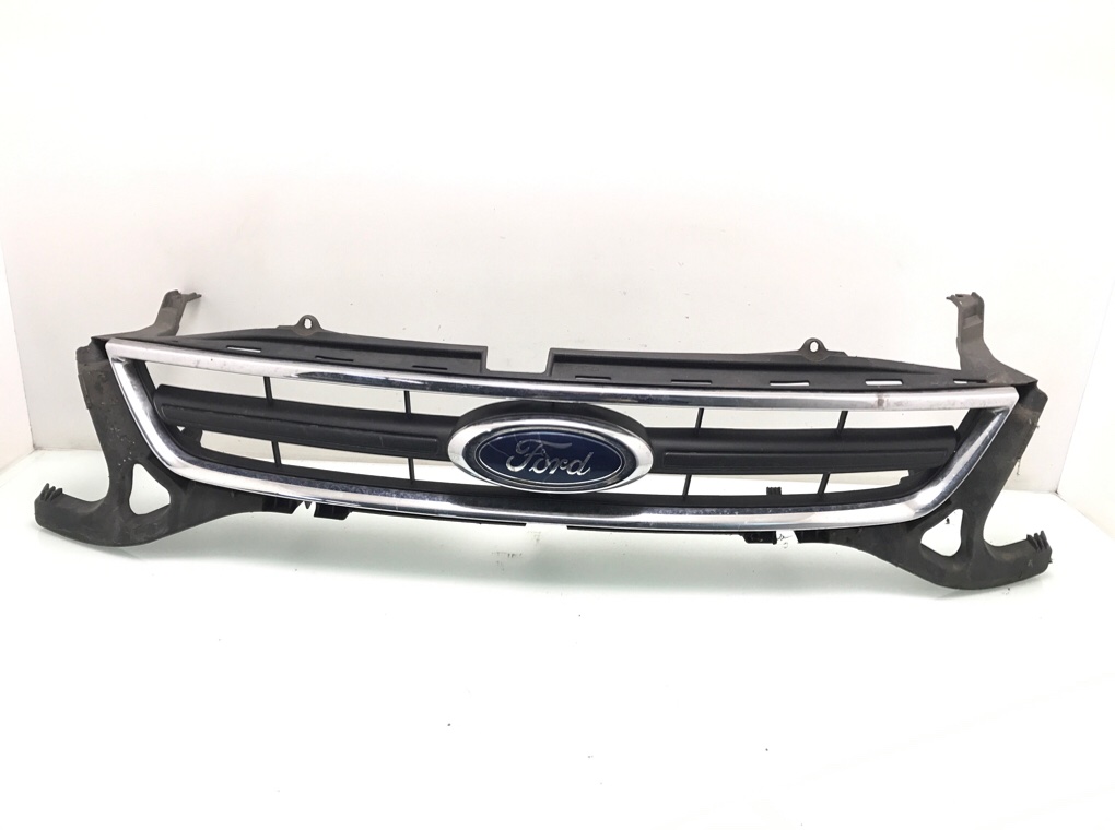 Решетка радиатора для Ford Mondeo, 2014 г. 2.0 TDCi дизель б/у