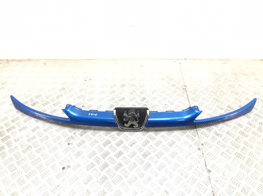 Решетка радиатора для Peugeot 206, 2008 г. 1.4 HDi дизель б/у