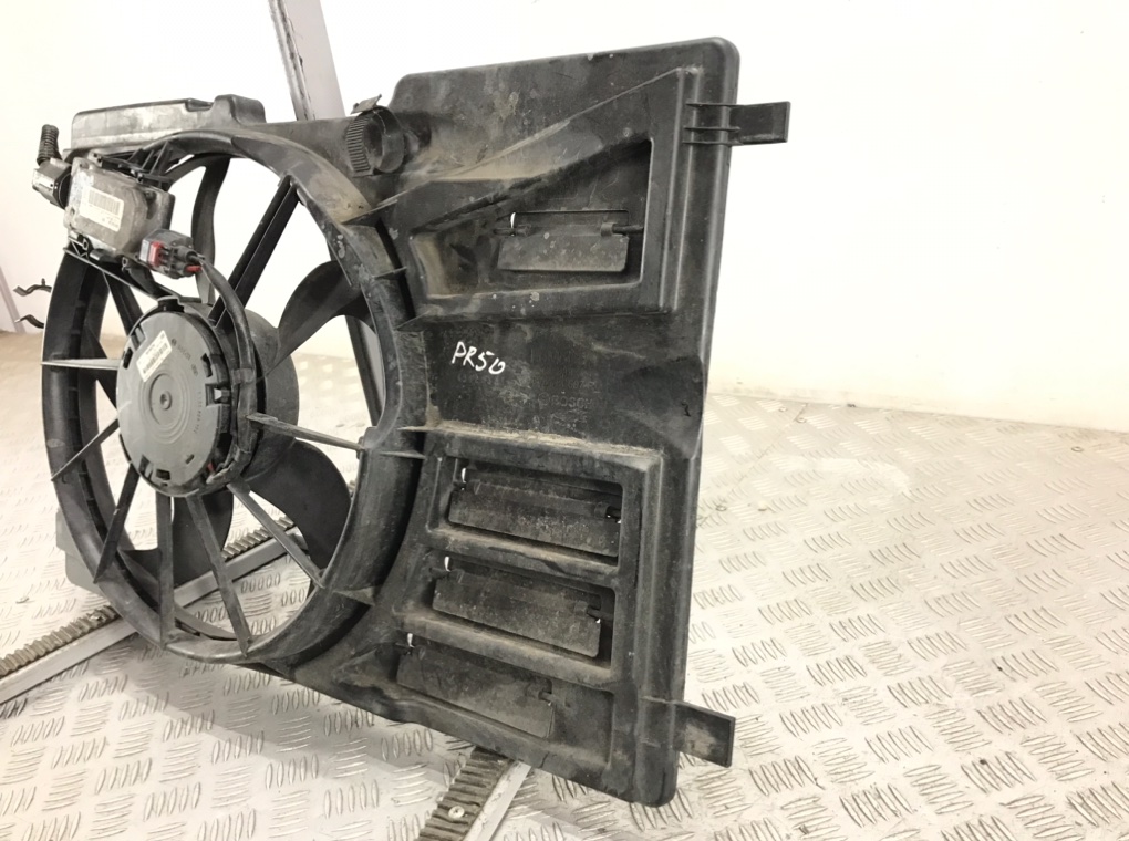 Вентилятор радиатора для Ford C-Max, 2014 г. 2.0 TDCi дизель б/у — фото 3