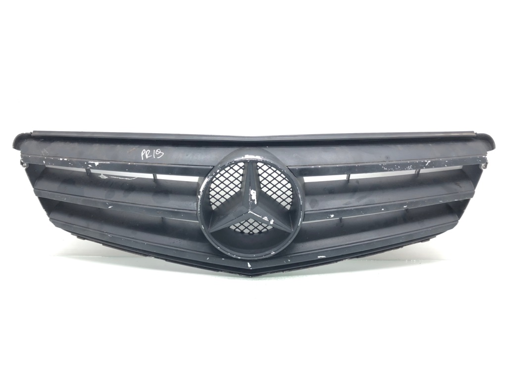 Решетка радиатора для Mercedes C W204, 2008 г. 1.8 i бензин б/у