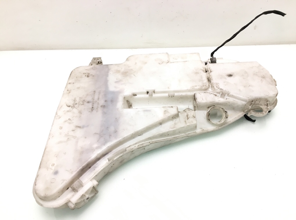 Бачок омывателя для BMW 5 F10/F11/GT F07, 2010 г. 2.0 D дизель б/у — фото 4