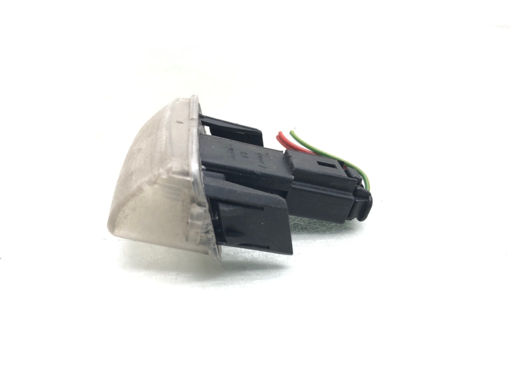 Подсветка номера для Citroen Xsara Picasso, 2010 г. 1.6 i бензин б/у — фото 5