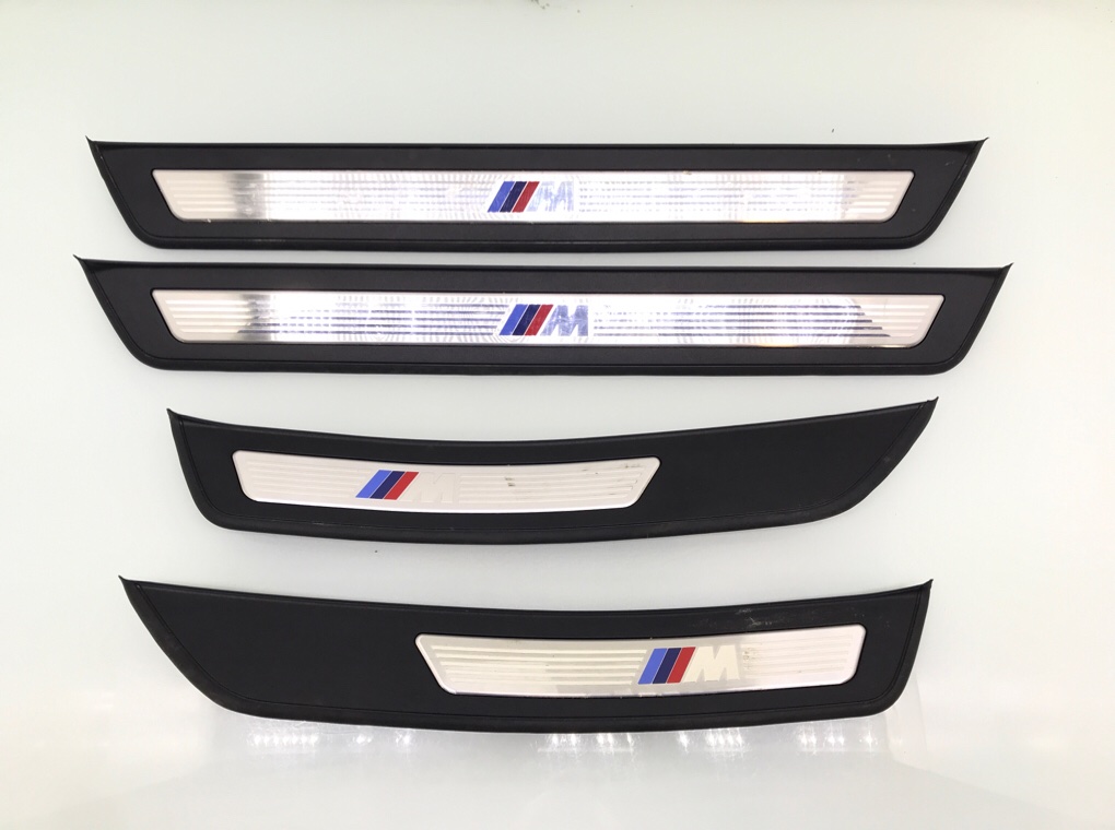 Накладка на порог для BMW 5 F10/F11/GT F07, 2010 г. 2.0 TD дизель б/у