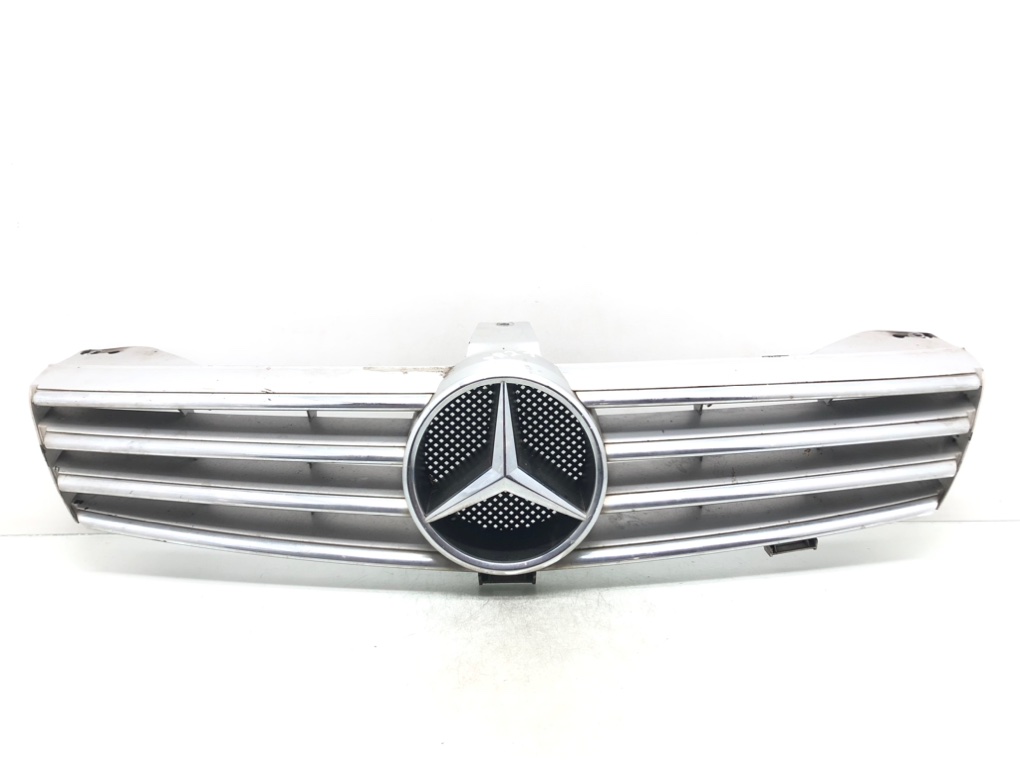 Решетка радиатора для Mercedes CLS W219, 2008 г. 3.0 CDi дизель б/у