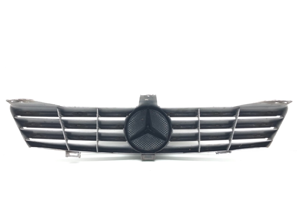 Решетка радиатора для Mercedes CLS W219, 2008 г. 3.0 CDi дизель б/у — фото 4