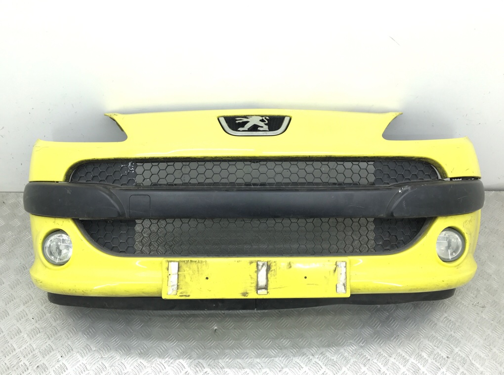 Бампер передний для Peugeot 1007, 2007 г. 1.4 i бензин б/у