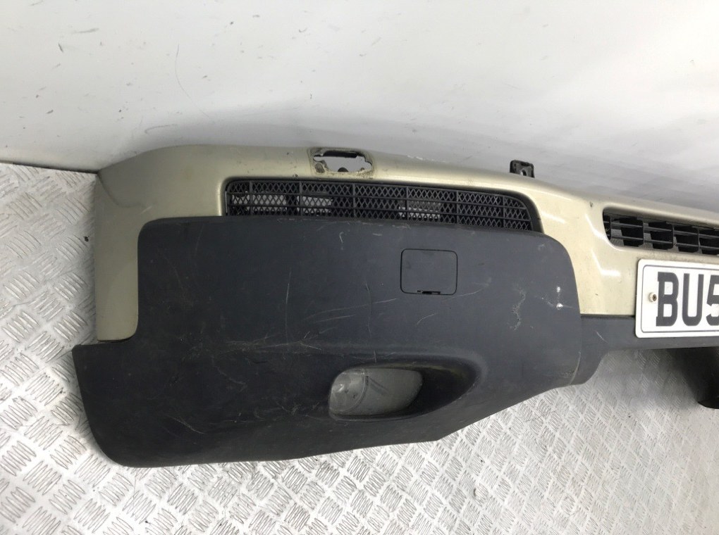 Бампер передний для Volvo XC90, 2004 г. 2.4 D5 дизель б/у — фото 2