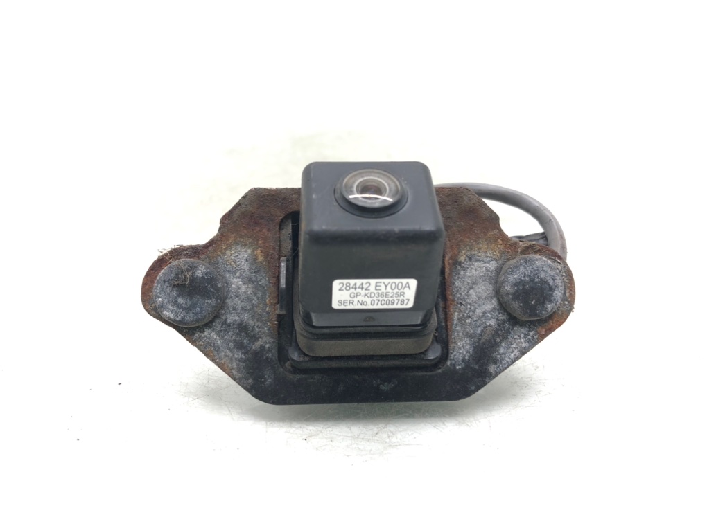 Камера заднего вида для Nissan Qashqai, 2010 г. 1.5 DCi дизель б/у — фото 3