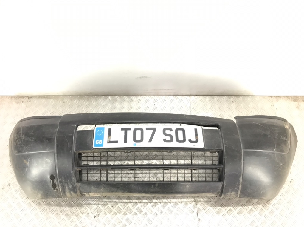 Бампер передний для Peugeot Partner, 2007 г. 1.6 HDi дизель б/у