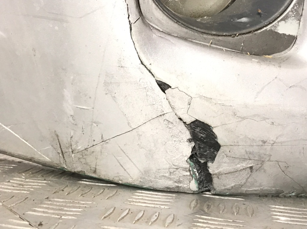 Бампер передний для Toyota Prius, 2011 г. 1.8 i бензин б/у — фото 4